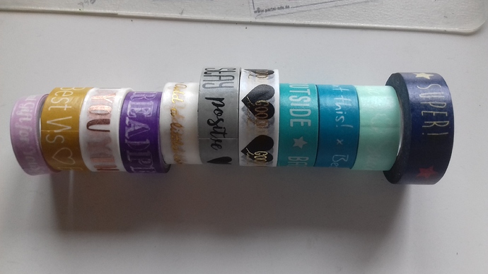 1560959714143-1131637442