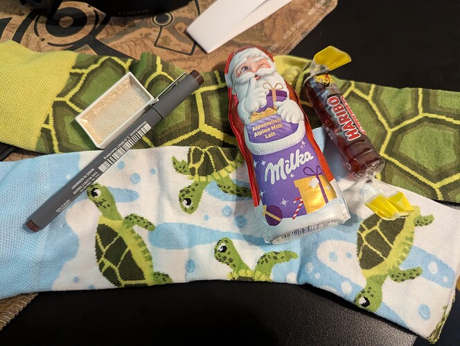 PXL_20241206_211624416